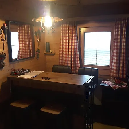 Steinwandhuette بيت خشبي ستمربرغ